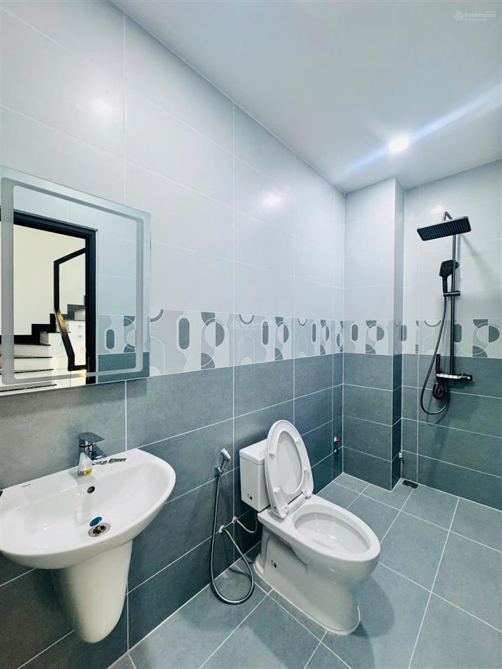 Nhà 4 tầng mới xây đường trường lưu, phường long trường