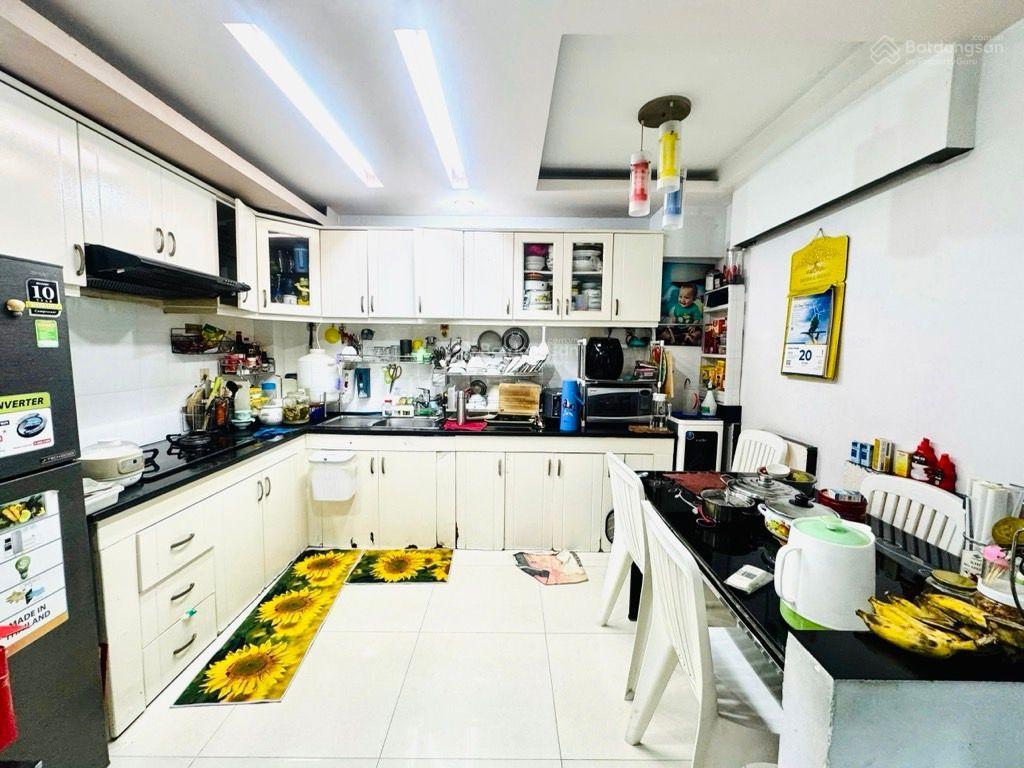 Hoàng hoa thám, bình thạnh  4 tầng  60m2 (nở hậu)  4pn, hxh tới nhà, chỉ hơn 6 tỷ