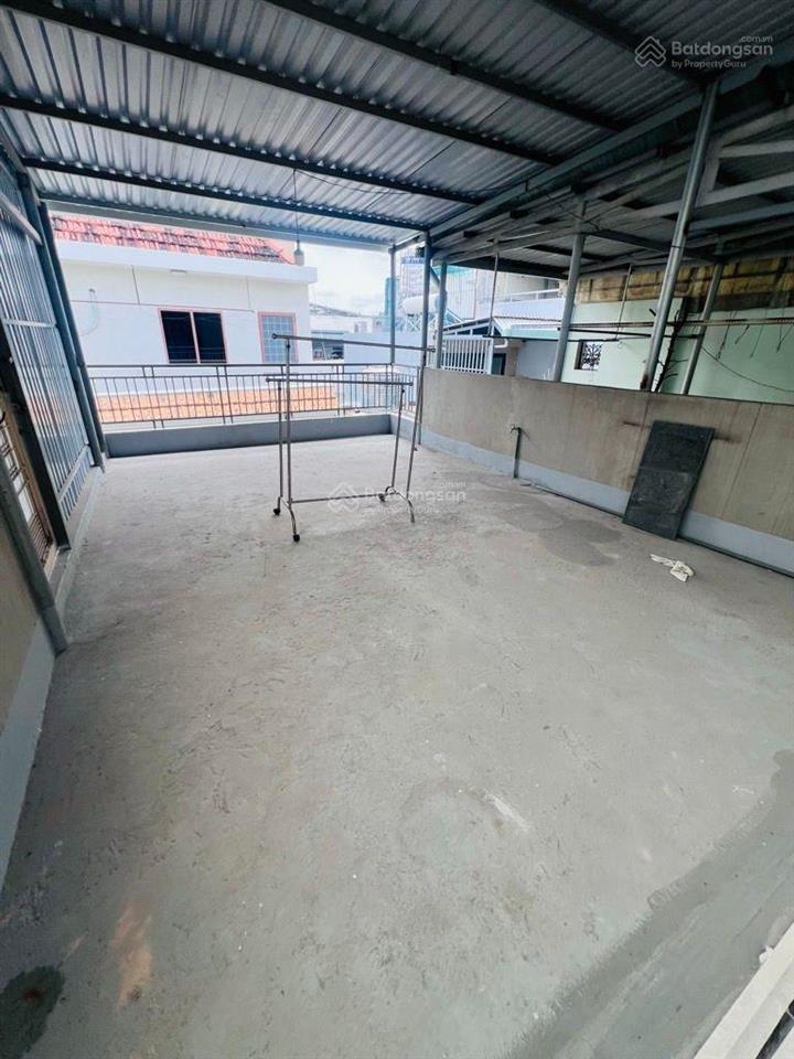 Gấp đào duy anh  70m2, 4 tầng, 5 phòng, (7,5x9,5) chỉ hơn 9 tỷ đồng còn giảm