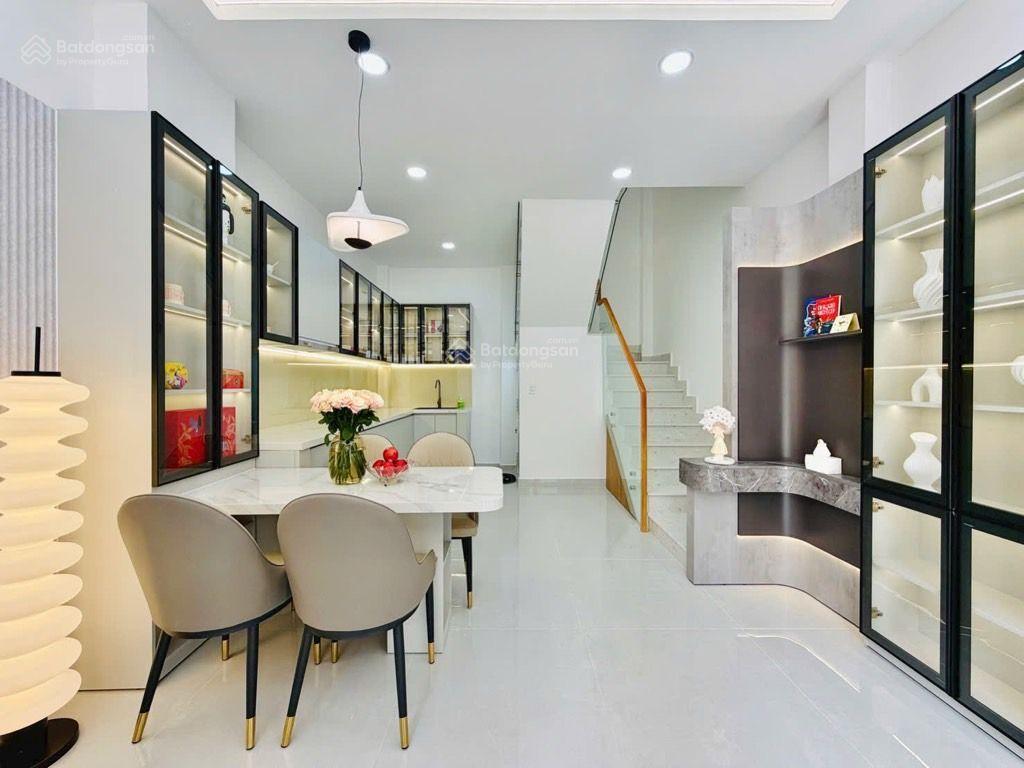 Nhà mới đẹp nguyễn kiệm 4 tầng, 44m2, 3 pn, tặng hết nội thất, chỉ hơn 7 tỷ đồng