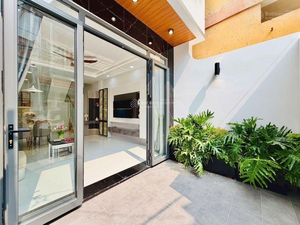 Nhà mới đẹp nguyễn kiệm 4 tầng, 44m2, 3 pn, tặng hết nội thất, chỉ hơn 7 tỷ đồng