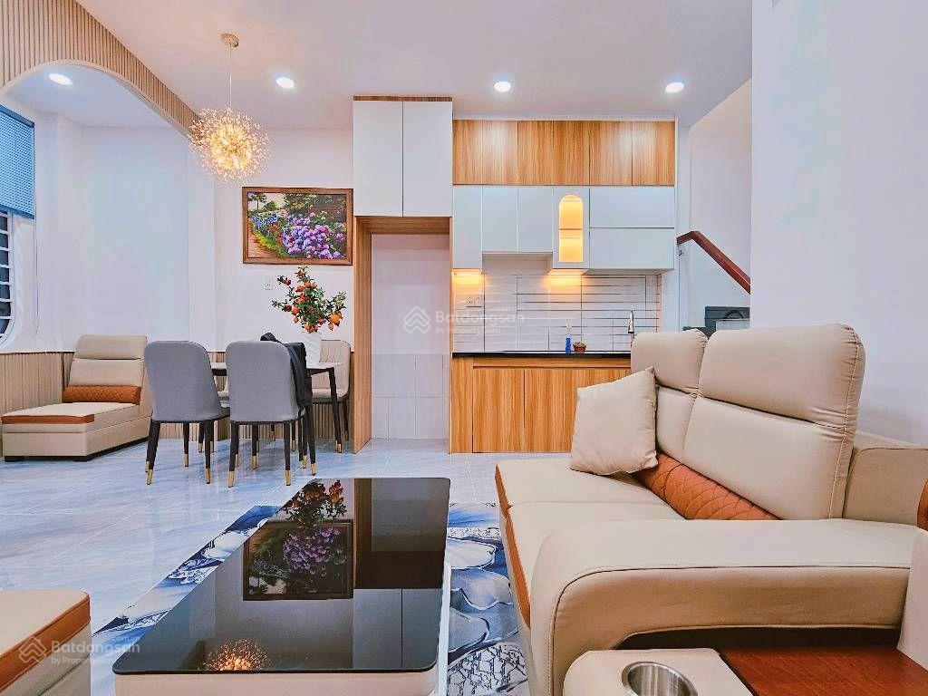 Gò vấp đối diện cityland  thống nhất, 40m2 (5x8) vuông đẹp, 3 phòng ngủ, 2 tầng, hẻm thông.