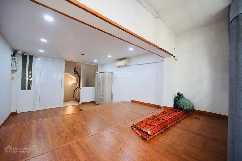 Lê văn sỹ nhà đẹp 5 tầng, (4x8) 4 phòng, có dòng tiền, bán gấp giá còn thương lượng