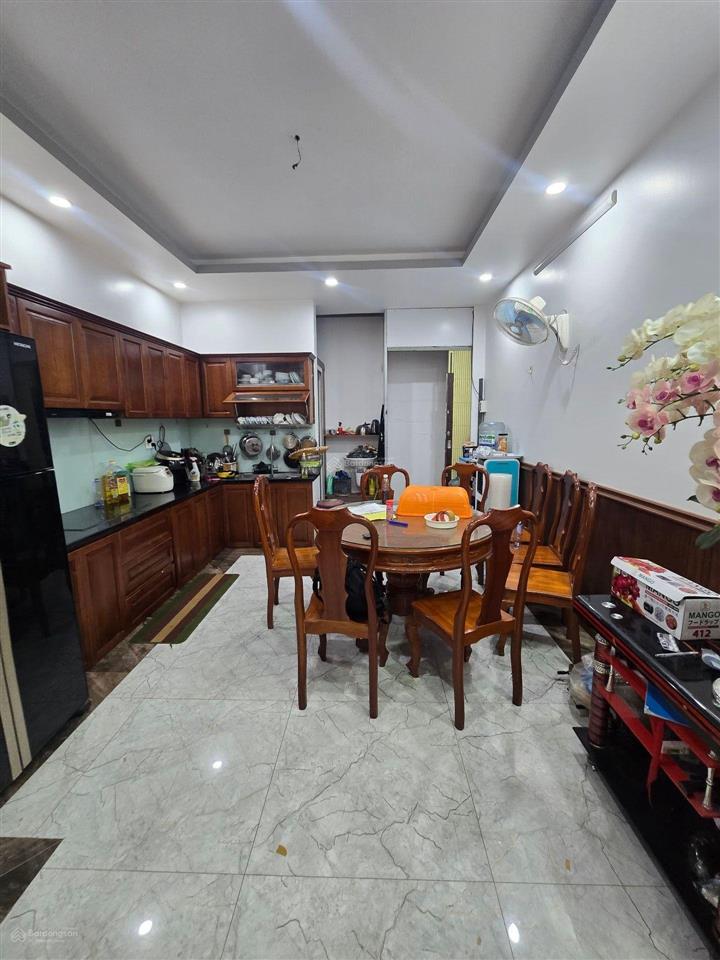 Nhà 5 tầng  ngang khủng 5.6m  hẻm ô tô  giáp quận 11