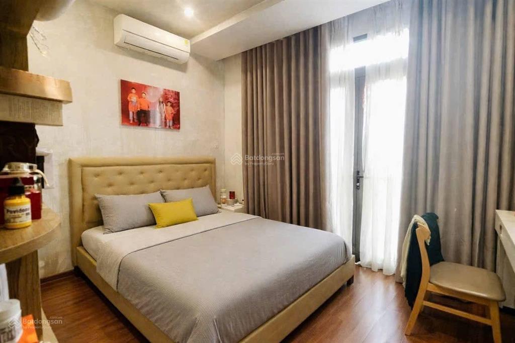Nhà đẹp 4 tầng  ngang 4.8m hiếm  hẻm ô tô thông âu cơ  sát vip bàu cát