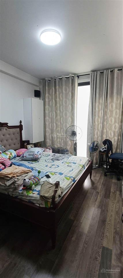 Nhà 5 tầng góc 2 mặt tiền  thông ô tô  ngay đồng đen & bàu cát 8  gần trường học các cấp