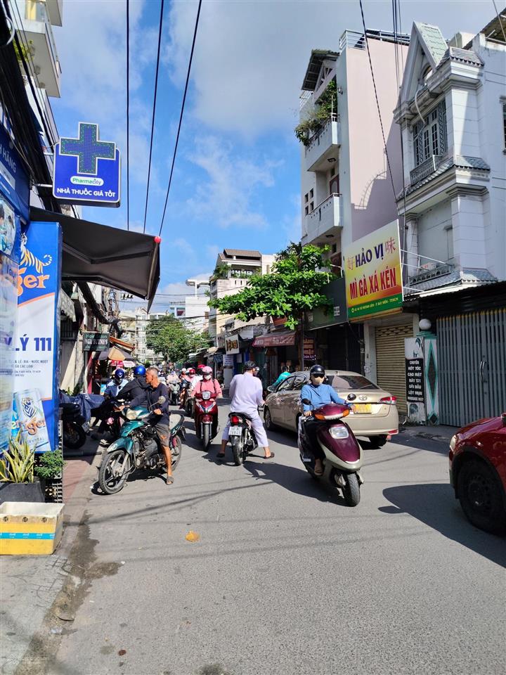 Cho thuê nhà 4 tầng  4*15  mặt tiền đường phạm phú thứ  gần ngã tư bảy hiền và chợ tân bình