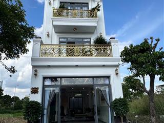 Huỳnh tấn phát  kdc anh tuấn nhà bè  5x16.5m  9.8 tỷ thương lượng người bán