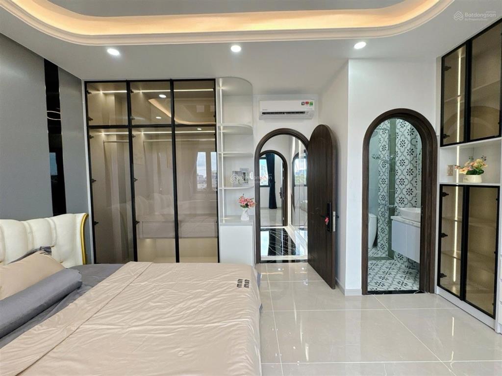 Dương cát lợi  tt nhà bè  60m2 ngang 5m  nhà 5 tầng có thang máy  8 tỷ 800 triệu