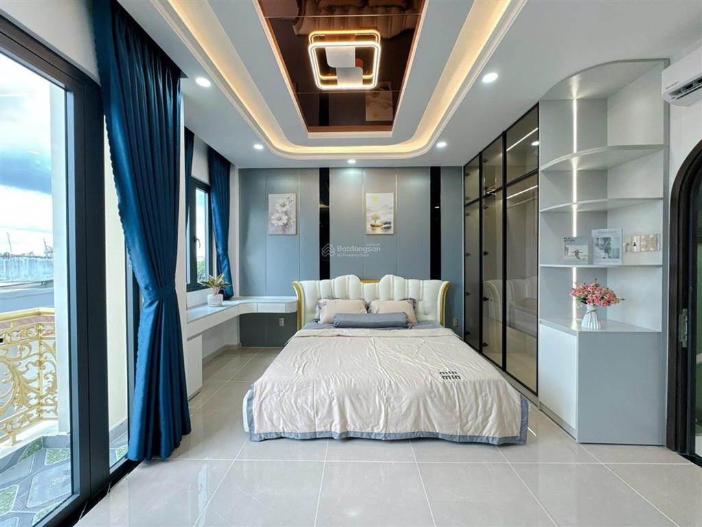 Dương cát lợi  tt nhà bè  60m2 ngang 5m  nhà 5 tầng có thang máy  8 tỷ 800 triệu