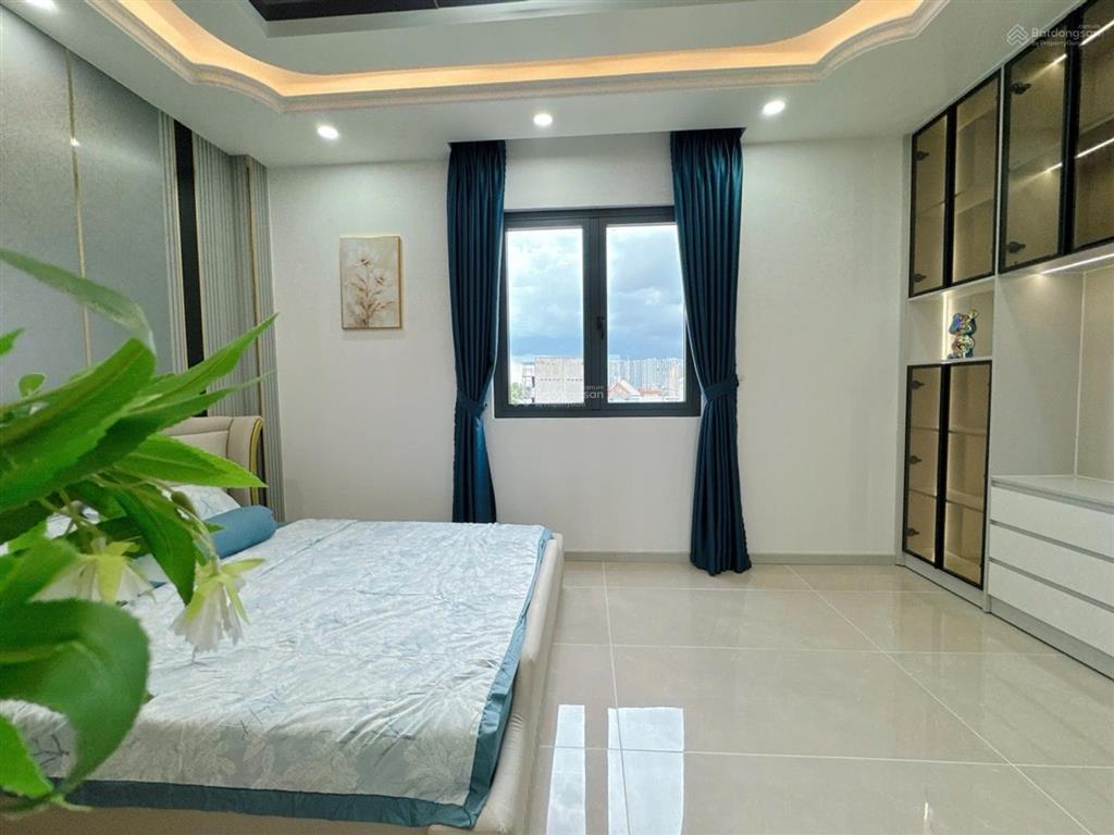 Dương cát lợi  tt nhà bè  60m2 ngang 5m  nhà 5 tầng có thang máy  8 tỷ 800 triệu