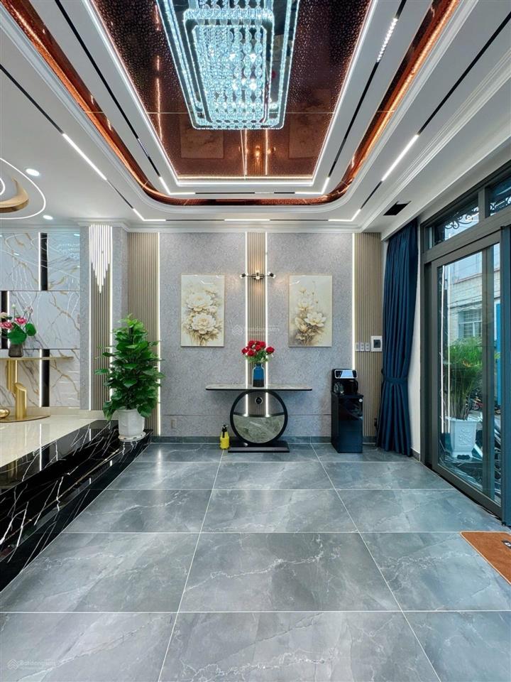 Dương cát lợi  tt nhà bè  60m2 ngang 5m  nhà 5 tầng có thang máy  8 tỷ 800 triệu