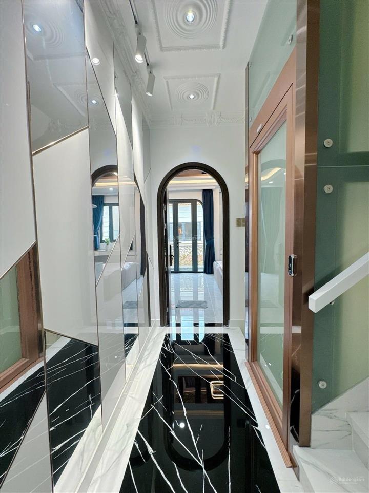 Dương cát lợi  tt nhà bè  60m2 ngang 5m  nhà 5 tầng có thang máy  8 tỷ 800 triệu