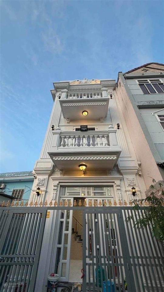 Huỳnh tấn phát  phường phú mỹ, quận 7  5.7 x 10  nhỉnh 8 tỷ.