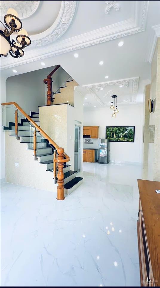 Huỳnh tấn phát  phường phú mỹ, quận 7  5.7 x 10  nhỉnh 8 tỷ.