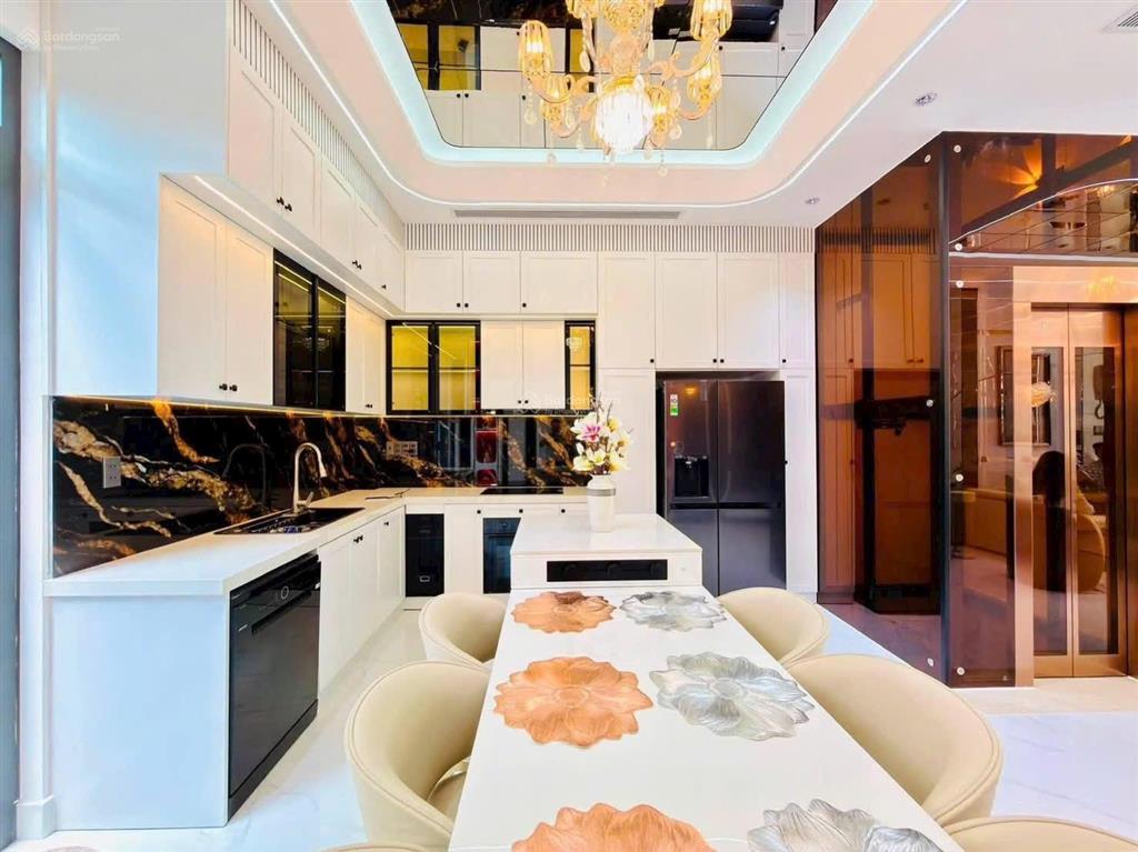 Cặp biệt thự phố mặt tiền đường 20m kdc phú mỹ quận 7  có thang máy  liền kề phú mỹ hưng q7