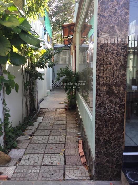 Ngay tthc xã nhà bè  9 x 18 vuông vức  đường 12m  nhà gần công viên.