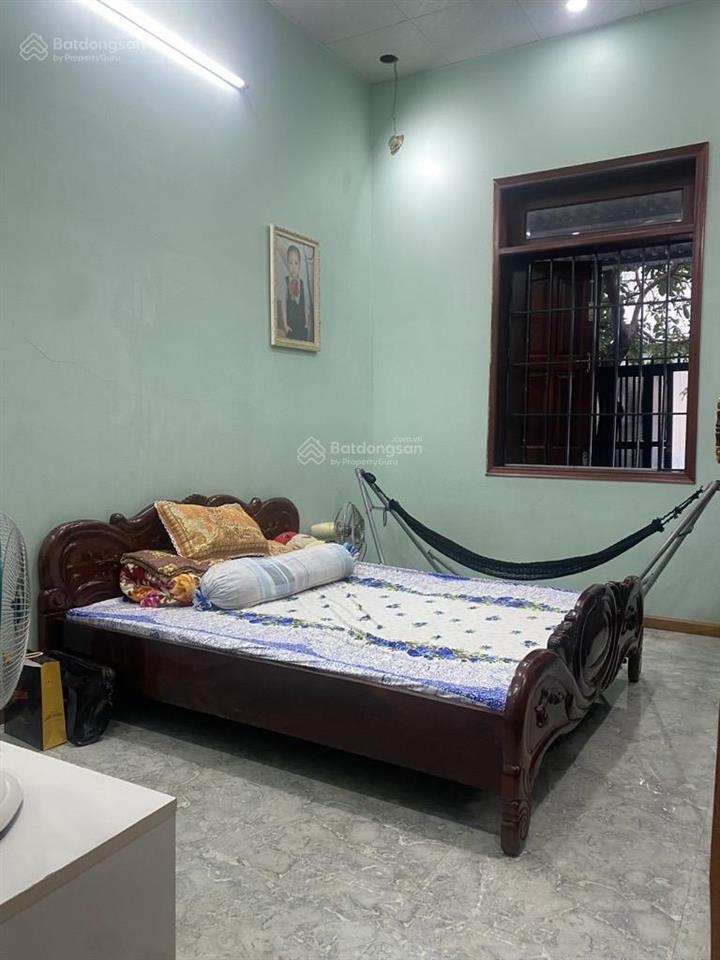 Ngay tthc xã nhà bè  9 x 18 vuông vức  đường 12m  nhà gần công viên.