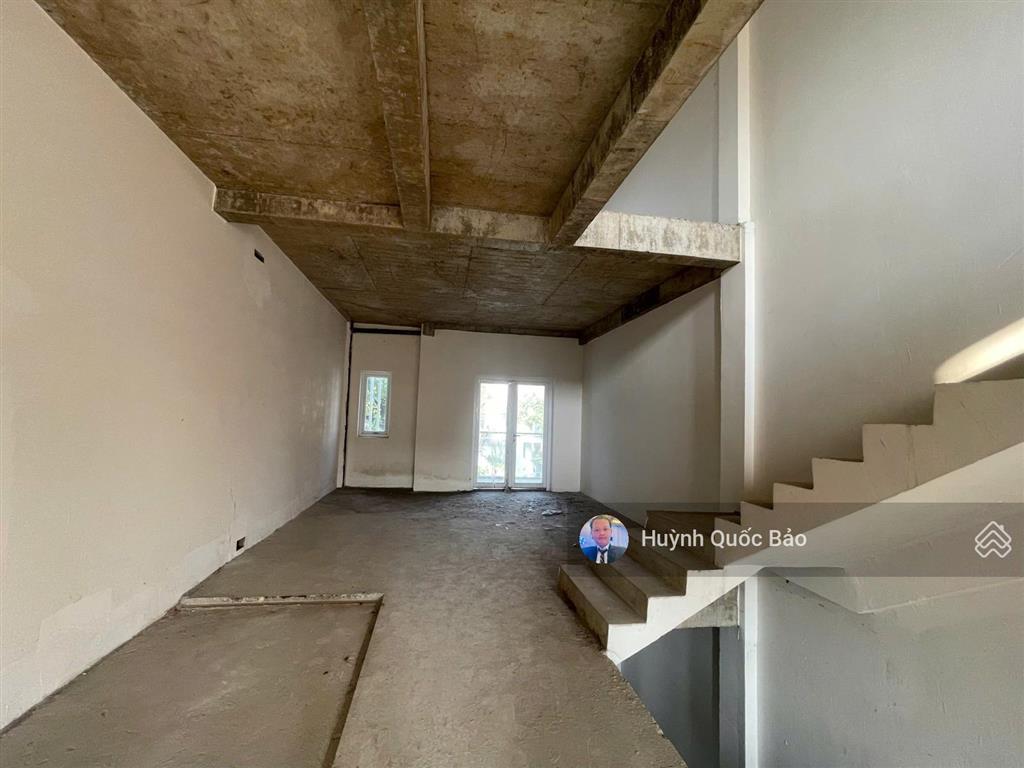 Bán căn góc 2 mặt tiền mega village  view trực diện hồ bơi  giá đầu tư chỉ 8,1 tỷ