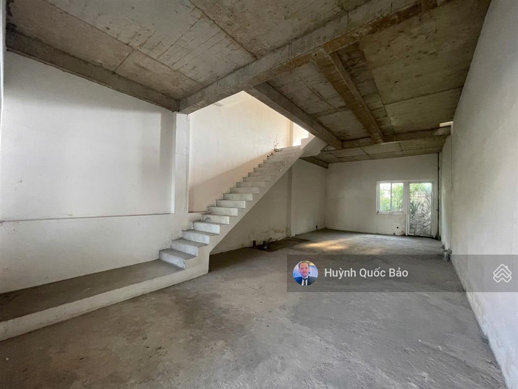 Tuyệt phẩm mega village  căn góc 2 mặt tiền 216m2 sàn  view hồ bơi resort  giá 8,1 tỷ