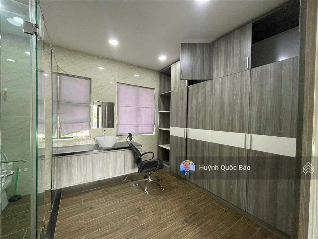 Bán bt căn góc 2 mặt tiền valora kikyo c22 dt278m2, view sông và công viên cực đẹp  giá chỉ 31 tỷ