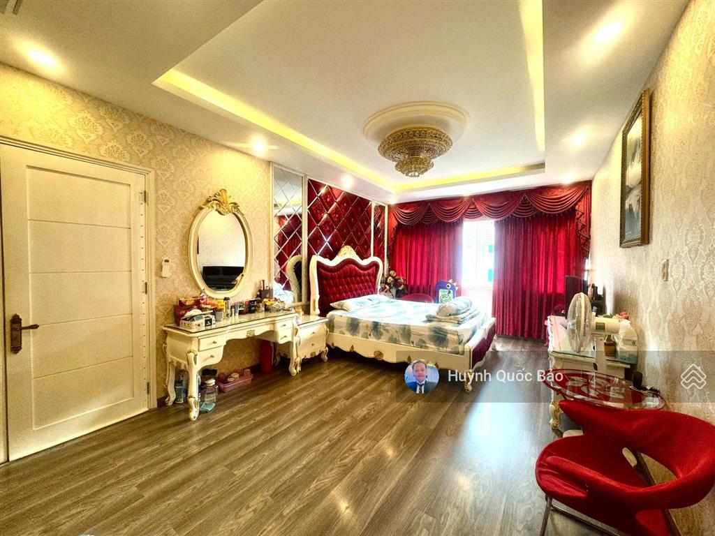 Bán căn nhà phố hướng đông nam full nội thất vào ở ngay mega ruby khang điền giá 11,5 tỷ