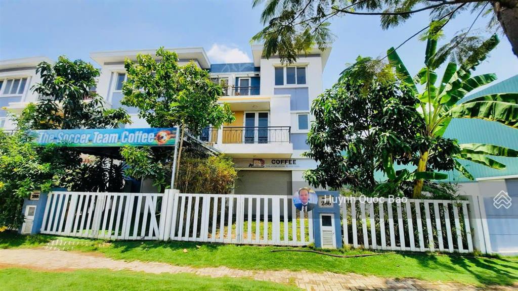 Bán bt mặt tiền đường 40m dt 192m2  sân vườn nổi bật giá 15 tỷ  thương lượng
