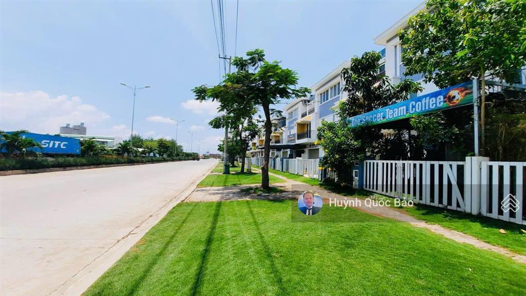 Bán bt mặt tiền đường 40m dt 192m2  sân vườn nổi bật giá 15 tỷ  thương lượng