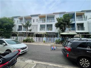 Cho thuê nhà phố mega village khang điền  căn căn góc thoáng mát, 3pn, giá chỉ 13.5triệu/tháng