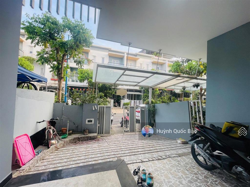 Bán nhà phố khang điền mega village 3 tầng full nội thất  giá chỉ 8,5 tỷ tl