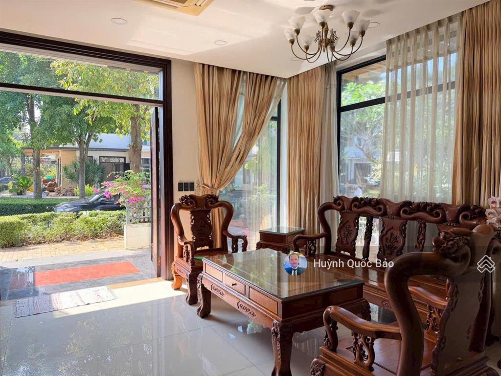 Cho thuê biệt thự j5 lucasta full nội thất đẹp thiết kế 5pn giá 33 triệu/tháng