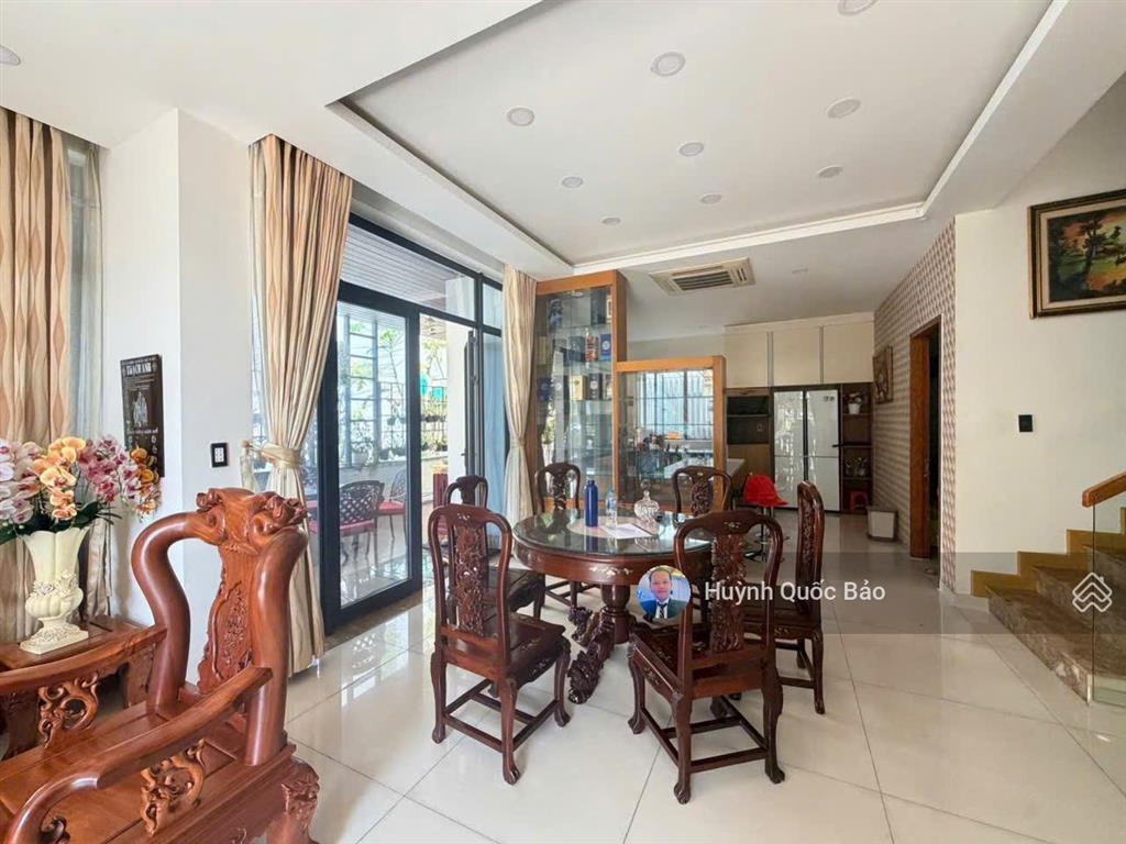 Cho thuê biệt thự j5 lucasta full nội thất đẹp thiết kế 5pn giá 33 triệu/tháng