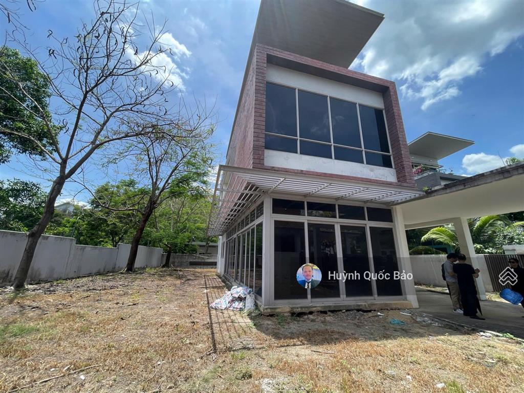 Bán biệt thự đơn lập riviera cove khuôn đất 720m2 sân vườn rộng giá 72 tỷ