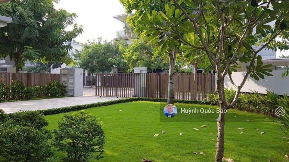 Bán biệt thự đơn lập riviera cove khuôn đất 720m2 sân vườn rộng giá 72 tỷ