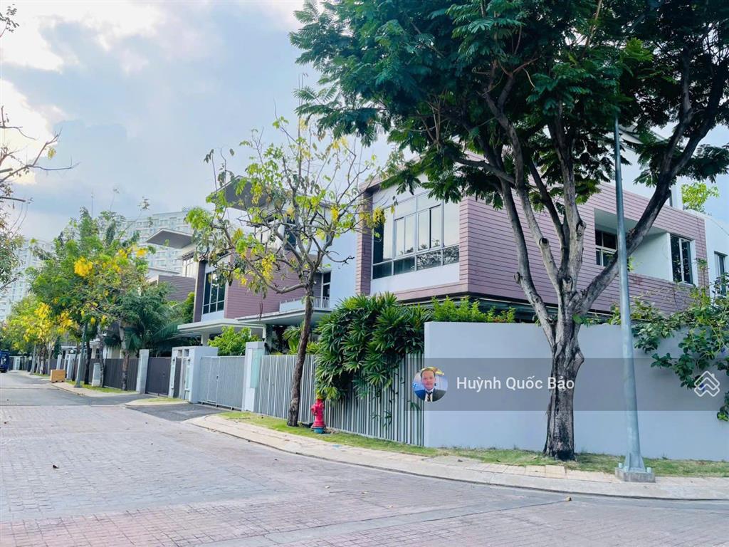 Bán biệt thự đơn lập riviera cove khuôn đất 720m2 sân vườn rộng giá 72 tỷ