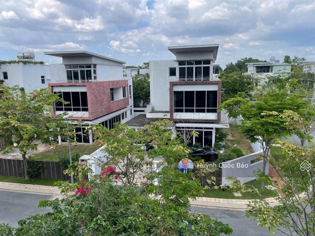 Bán biệt thự đơn lập riviera cove khuôn đất 720m2 sân vườn rộng giá 72 tỷ