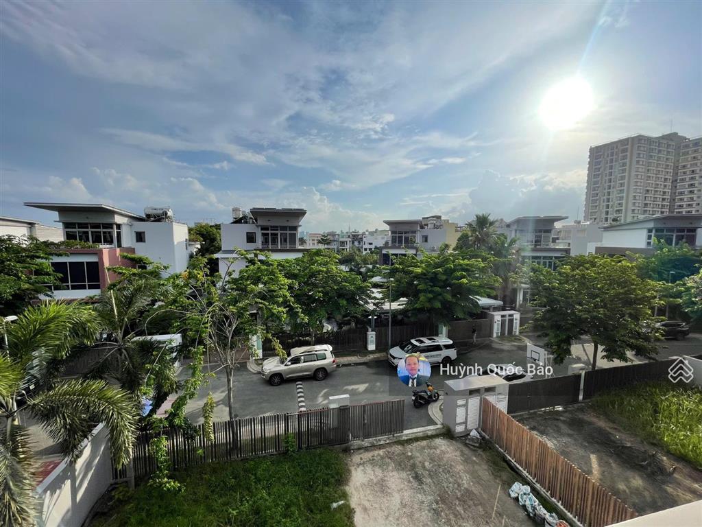 Bán biệt thự căn biên 3 mặt thoáng 500m² nhà thô  giá chốt 68 tỷ thương lượng