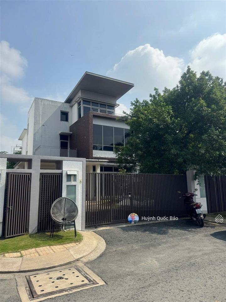 Bán biệt thự căn biên 3 mặt thoáng 500m² nhà thô  giá chốt 68 tỷ thương lượng