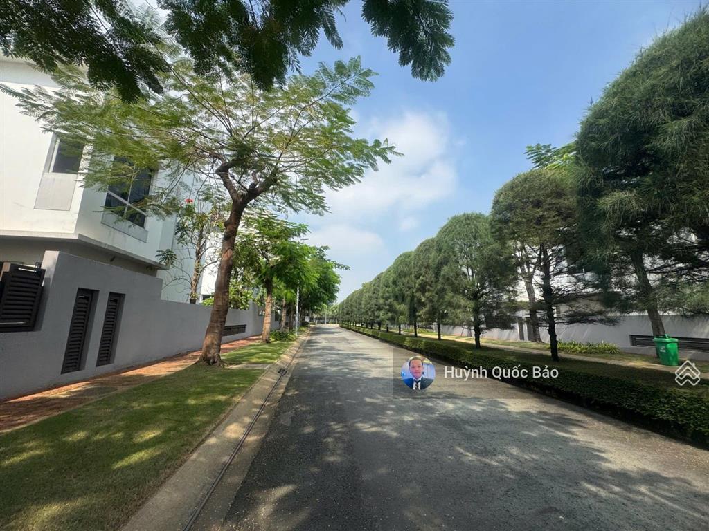 Bán biệt thự căn biên 3 mặt thoáng 500m² nhà thô  giá chốt 68 tỷ thương lượng