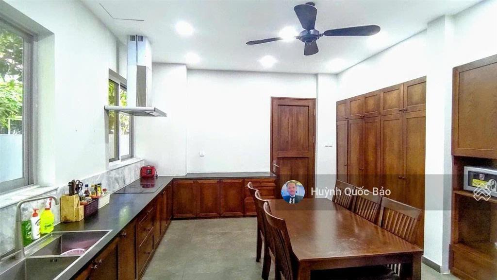 Bán biệt thự riviera cove 591m2 có hồ bơi riêng đang cho thuê khách ngoại giá 79 tỷ tl
