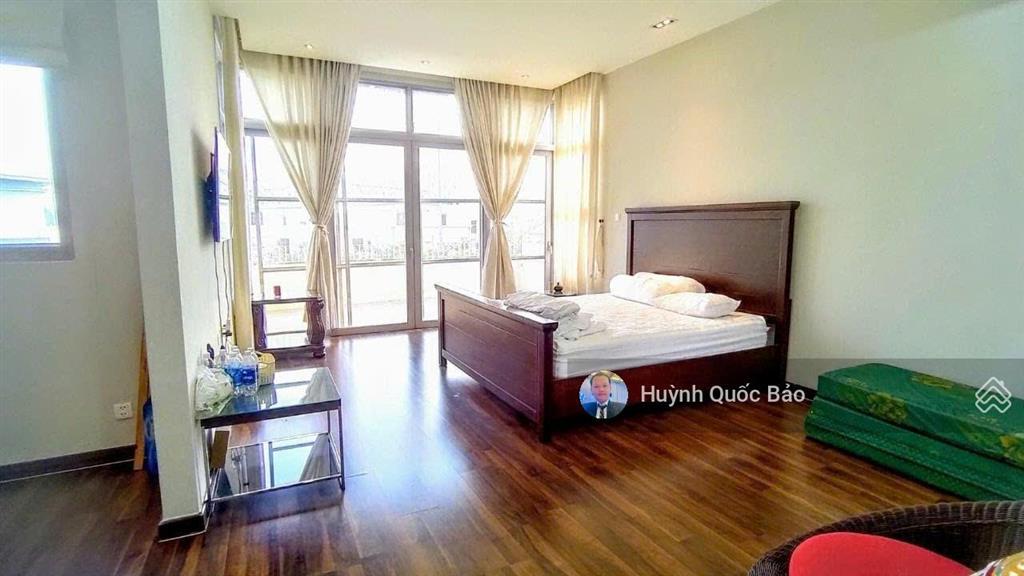 Bán biệt thự riviera cove 591m2 có hồ bơi riêng đang cho thuê khách ngoại giá 79 tỷ tl