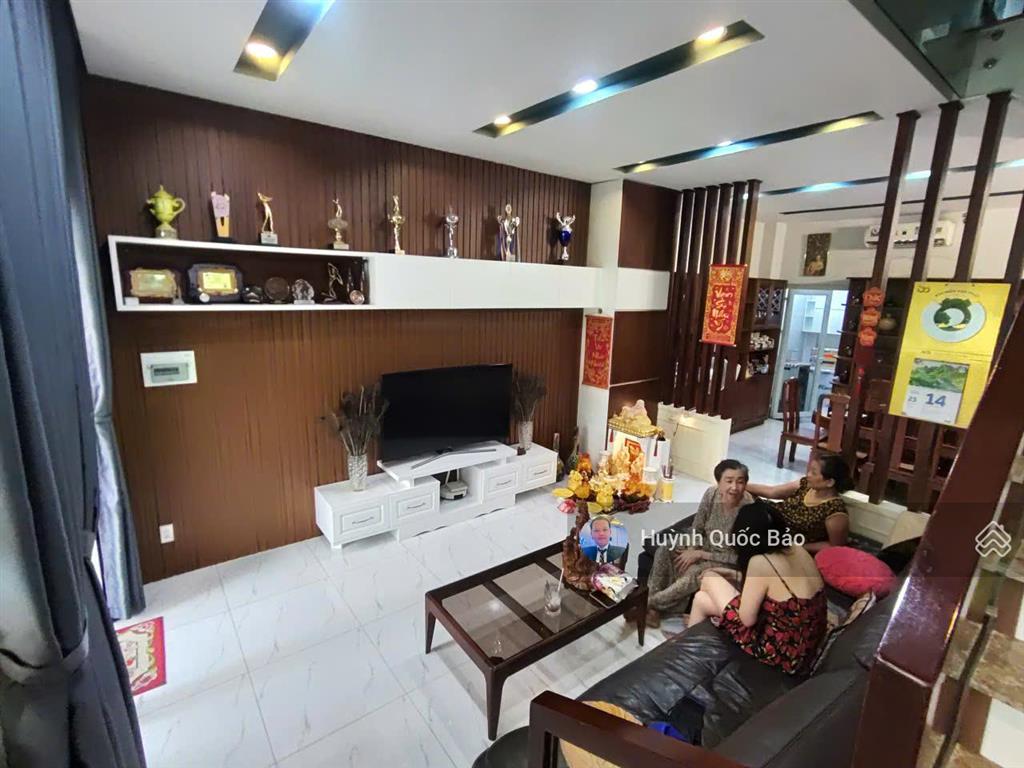 Ngộp ngân hàng bán căn nhà mới mega village trục chính 20m  giá chỉ 10,3 tỷ thương lượng mạnh