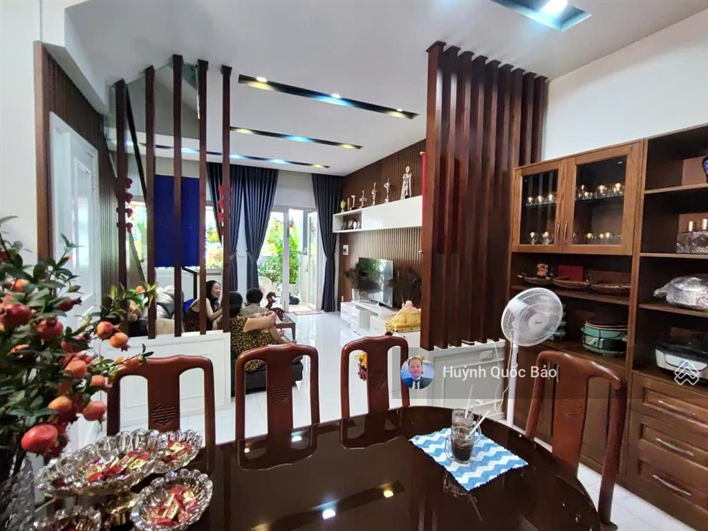 Ngộp ngân hàng bán căn nhà mới mega village trục chính 20m  giá chỉ 10,3 tỷ thương lượng mạnh