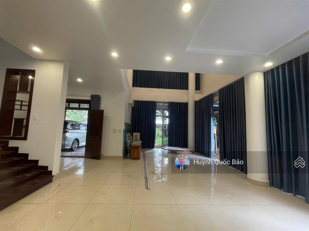 Cắt giảm 10 tỷ biệt thự 3 mặt tiền 494m2 full nội thất giá còn 55 tỷ thương lượng