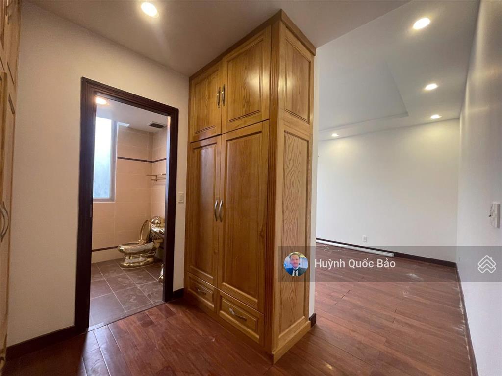 Cắt giảm 10 tỷ biệt thự 3 mặt tiền 494m2 full nội thất giá còn 55 tỷ thương lượng