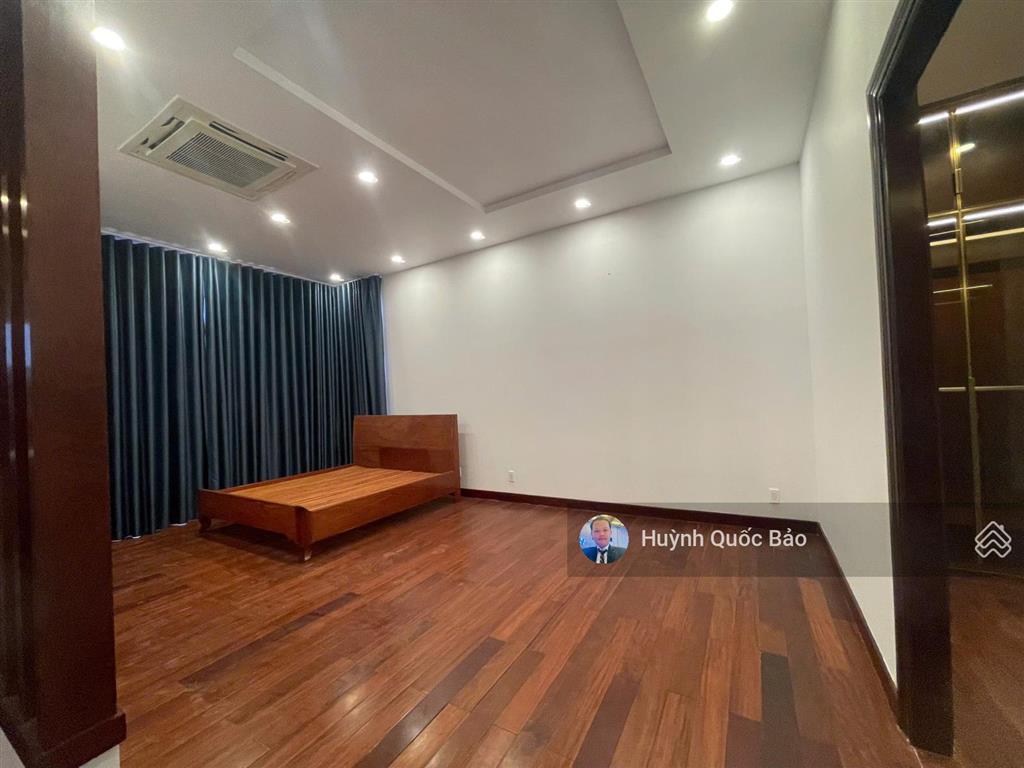 Cắt giảm 10 tỷ biệt thự 3 mặt tiền 494m2 full nội thất giá còn 55 tỷ thương lượng