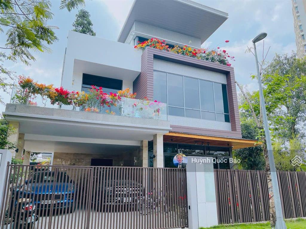 Cắt giảm 10 tỷ biệt thự 3 mặt tiền 494m2 full nội thất giá còn 55 tỷ thương lượng