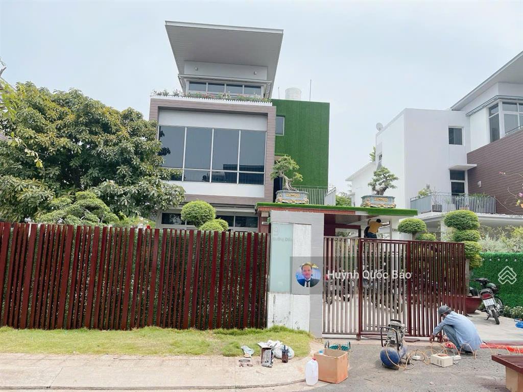 Cắt giảm 10 tỷ biệt thự 3 mặt tiền 494m2 full nội thất giá còn 55 tỷ thương lượng