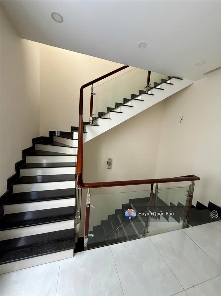 Cho thuê nhà phố mega village khang điền, nhà mới đẹp, 3pn, giá 15triệu/tháng