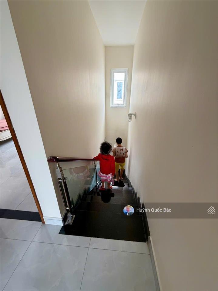 Cho thuê nhà phố mega village khang điền, nhà mới đẹp, 3pn, giá 15triệu/tháng